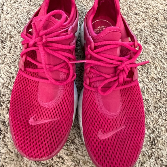 Nike Shoes - Nike Women's Fuchsia Mesh Sneakers